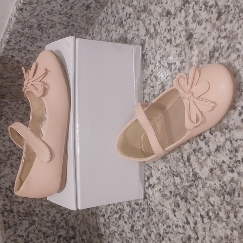Light pink girls dress shoes